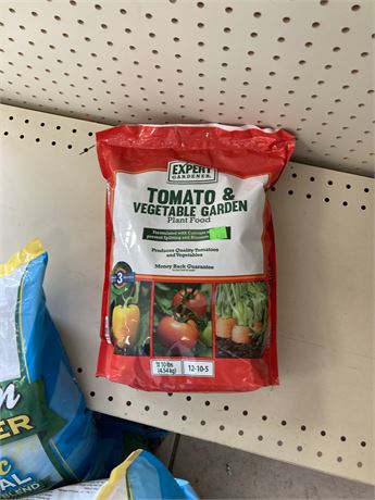 Expert Gardner Tomato and Vegetable Garden
