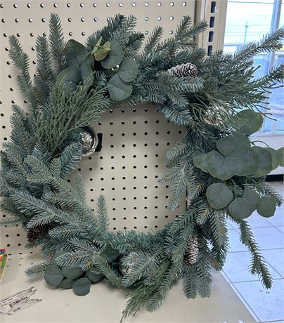 18" Holiday Wreath