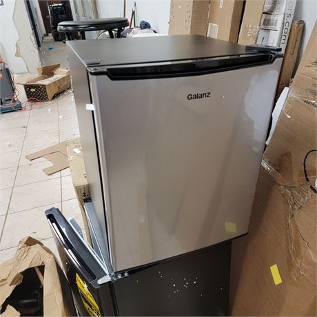 Galanz 2.7 cu ft mini fridge, stainless, no box **TESTED**
