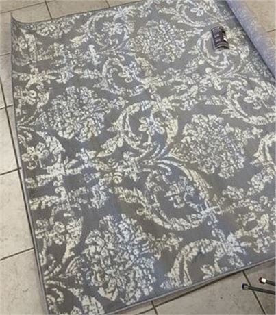 5' x 8' area rug, Gray/ivory