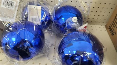 Lot of (4) Large 6 inch Shatterproof ornaments