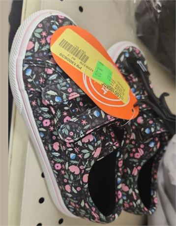 Girls velcro skate shoes, flowers  Size 11
