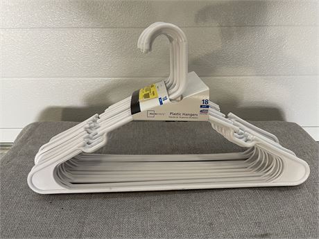 Mainstays Clothing Hangers, 18 Pack Durable Plastic