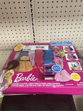 Barbie be a fashion designer set *box shows wear*