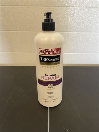 Tresemme Keratin Smooth Conditioner for Dry or Frizzy Hair - 20 fl oz