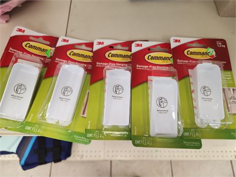 Lot of (5) Command Canvas Hangers