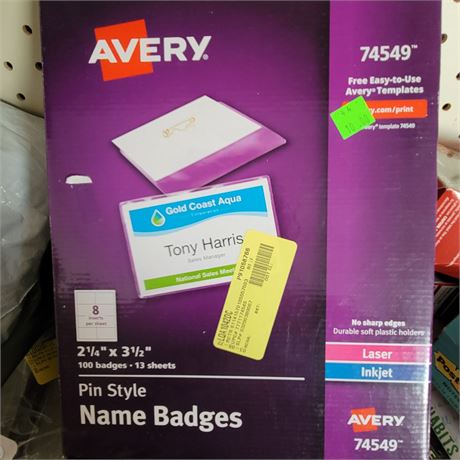 Avery Pin Style Name Badges, 100 badges