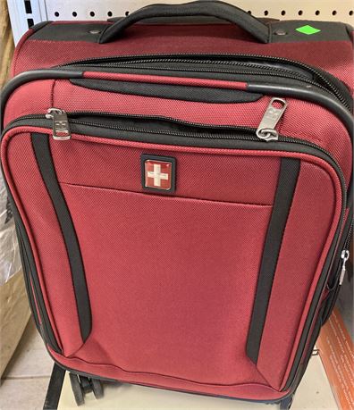 Swisstech 20 inch Softside Spinner Suitcase