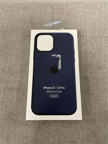 iPhone 12  12 Pro Silicone Case with MagSafe - Deep Navy