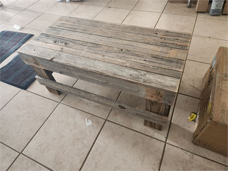 30"x20" Pallet Coffee Table, Weathered