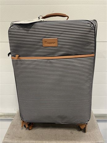 it luggage 26 Lightweight Softside Medium Checked Luggage, White/Black
