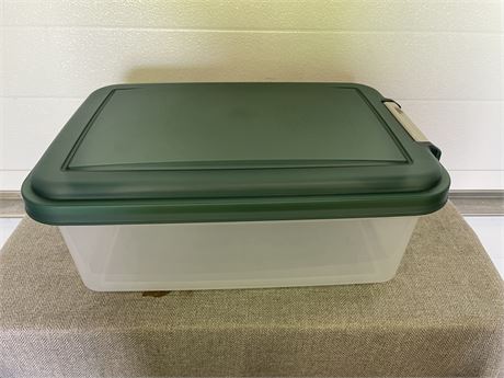 3qt Tote with Hing Lid