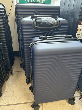 Swisstech 3 piece Hardside spinner suitcase, Navy Blue