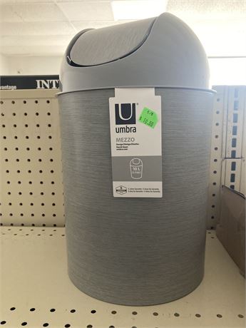 Umbra Plastic 1.6 gallon Garbage can, gray