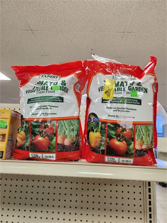 Lot of (TWO) 10 lb bags of Expert Gardener Vegetable and Tomato Food