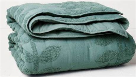 Opal House Jugalow Vintage Chenille Quilt, Green, F/Q