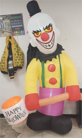 Haunted Hill Nine foot Inflatable Clown
