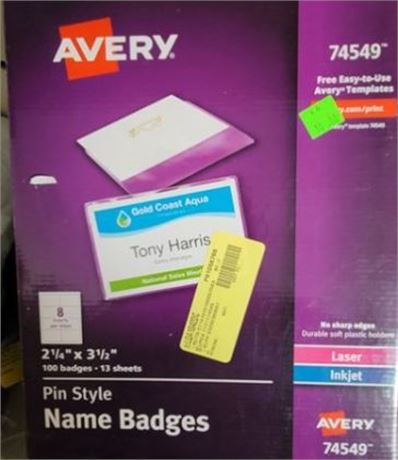 Avery Pin Style Name Badges, 100 badges